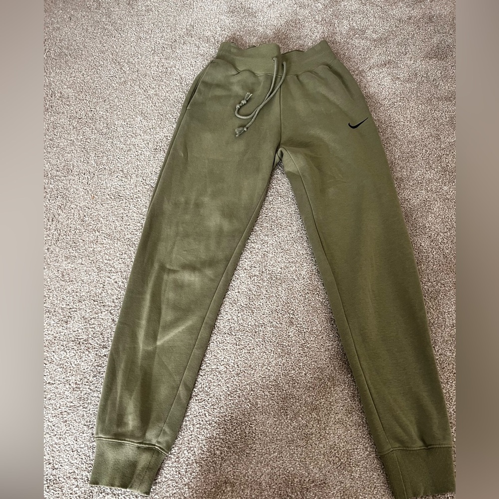 Nike women joggers size XS